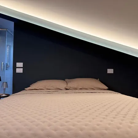 Explore From Location アパート *