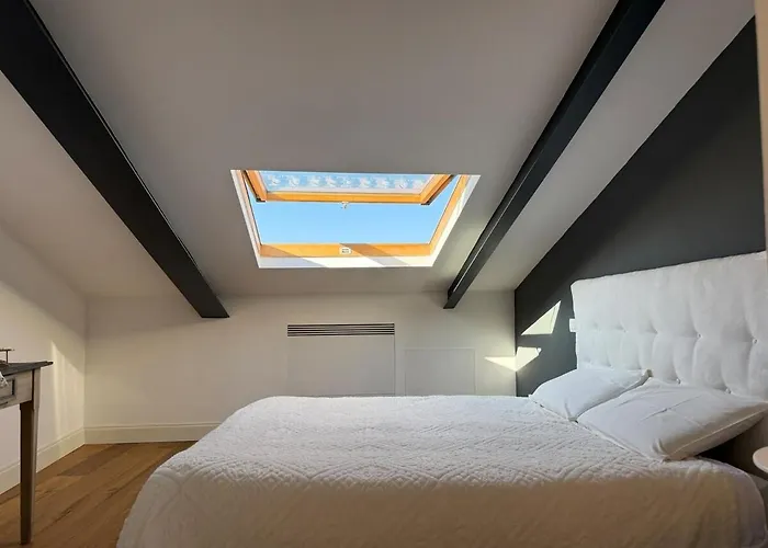 Explore From Location Διαμέρισμα